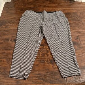 Nine West Houndstooth Leggings